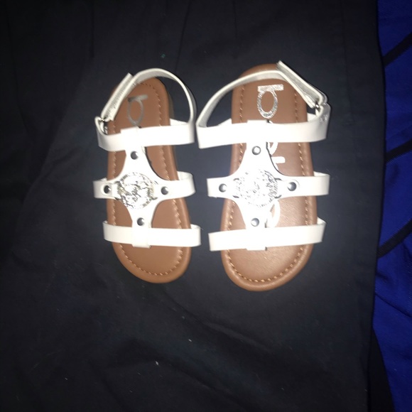 New Bebe White Sandals size 9 Rhinestone Logo Summer - Picture 5 of 16